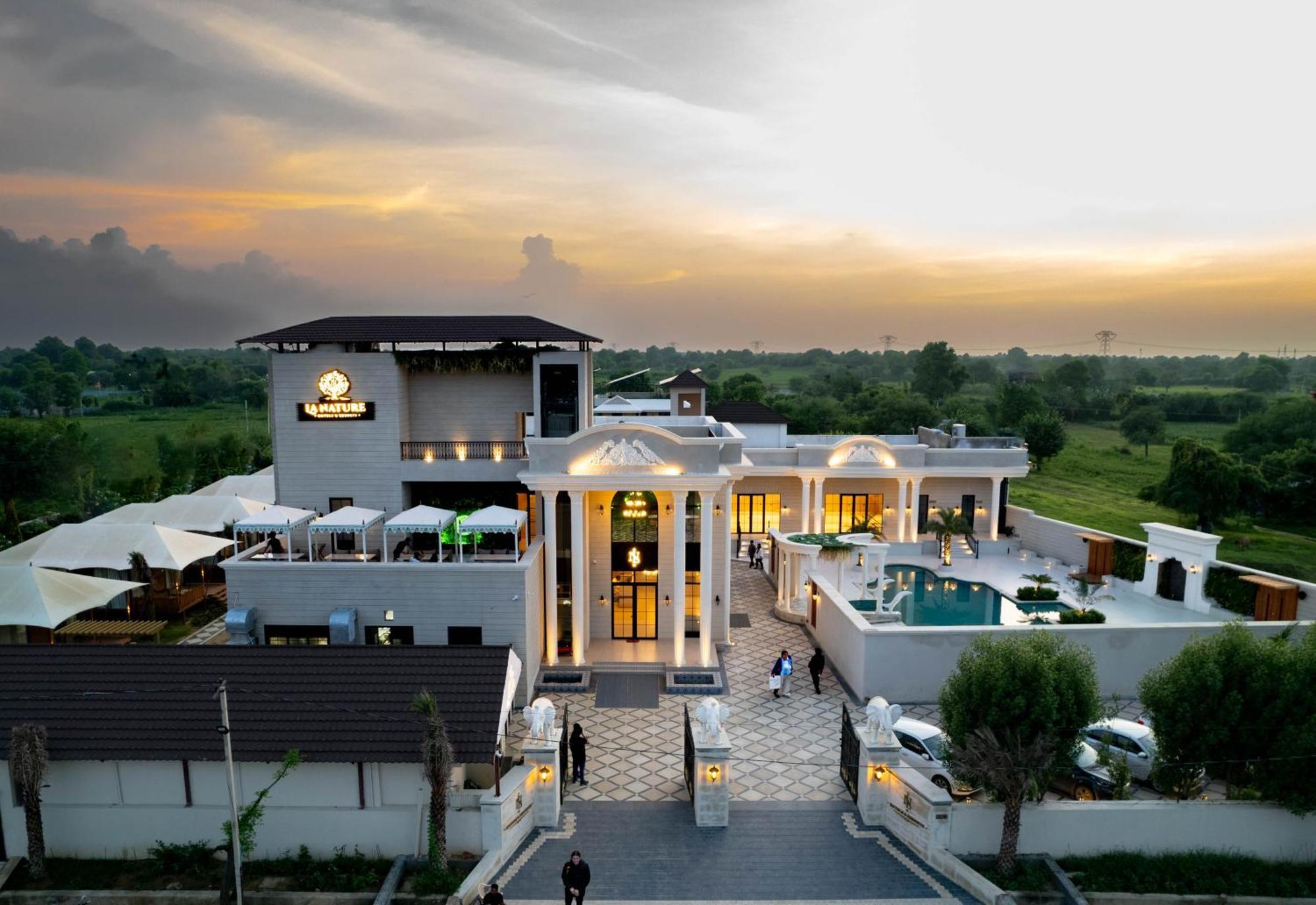 La Nature Hotels & Resorts Sikar Exterior foto